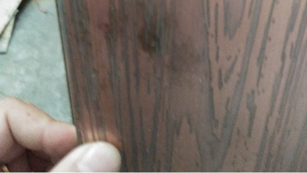 為什么剛安裝不久的彩色不銹鋼門會(huì)褪色？這就是原因！